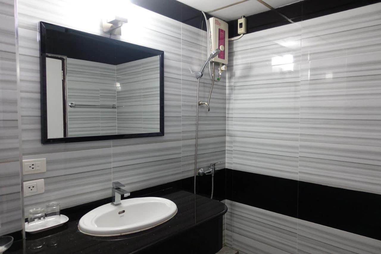 Serene Hotel Патая Екстериор снимка