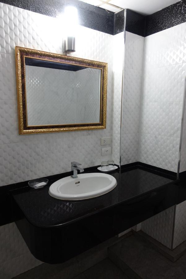 Serene Hotel Патая Екстериор снимка