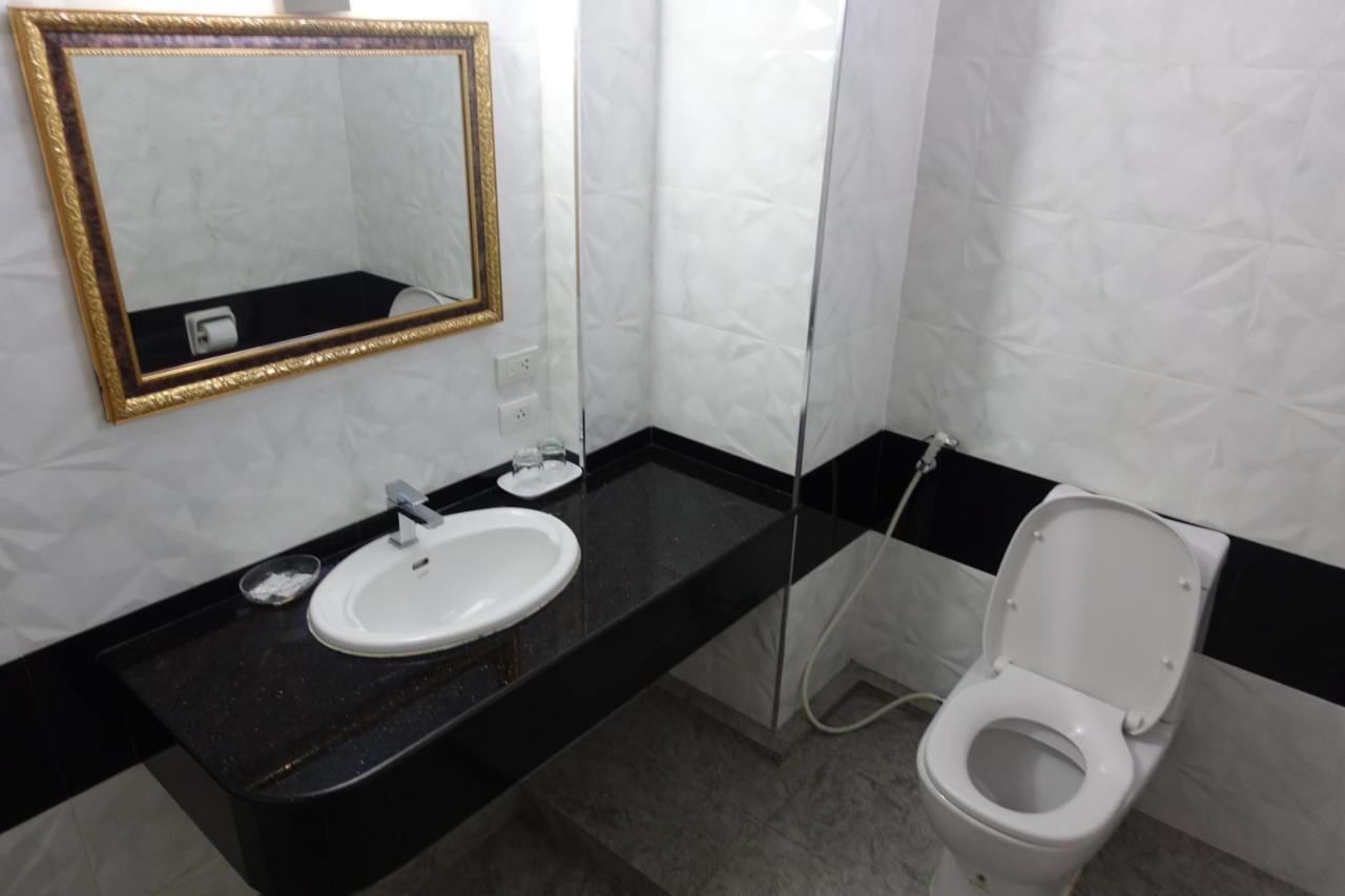 Serene Hotel Патая Екстериор снимка